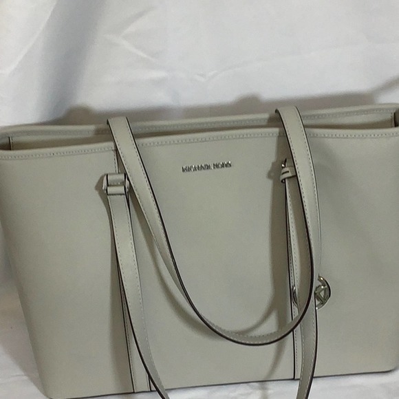 Michael Kors Women NWT Michael Kors Sady Large tote